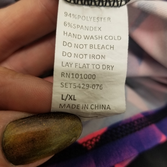 Fit in Womans Size L/XL Athletic Tank Top Geometric Pattern Purple Pink Slim Fit - Picture 7 of 7